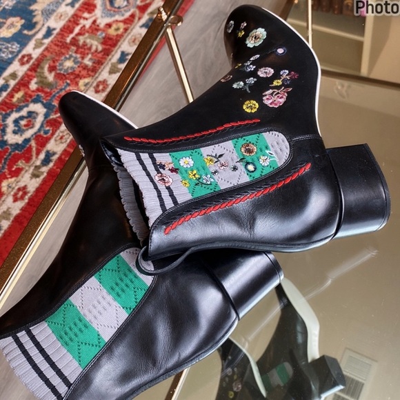 Authentic FENDI booties - Picture 8 of 16